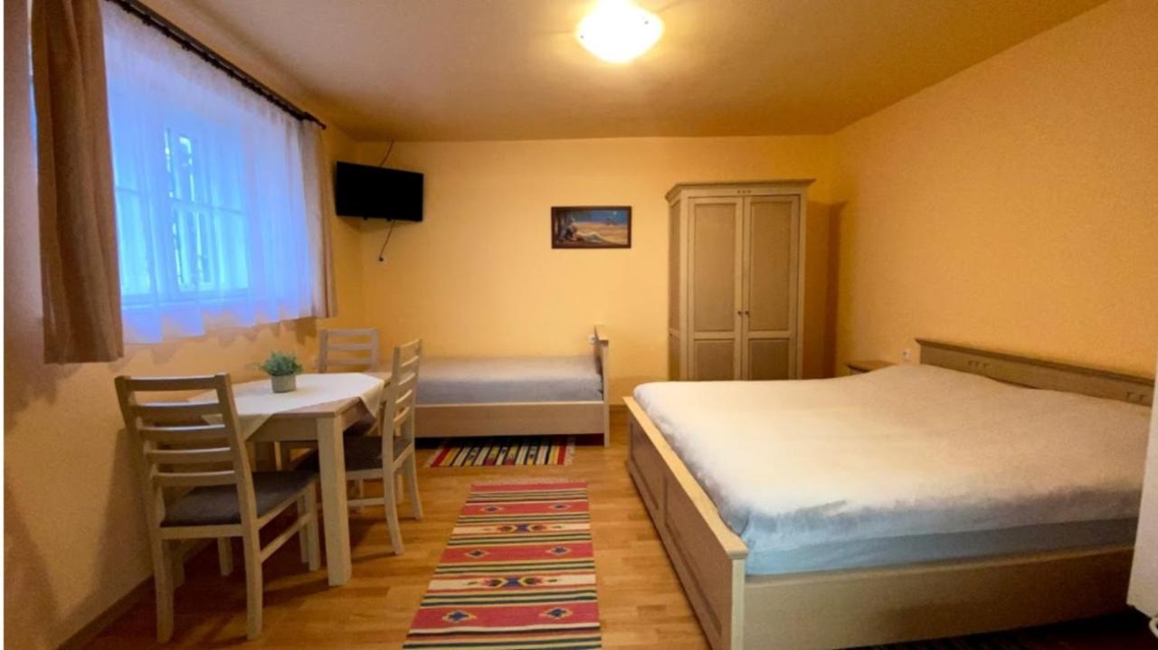 Fehérház Alkalmi Szálló Pécs Extérieur photo